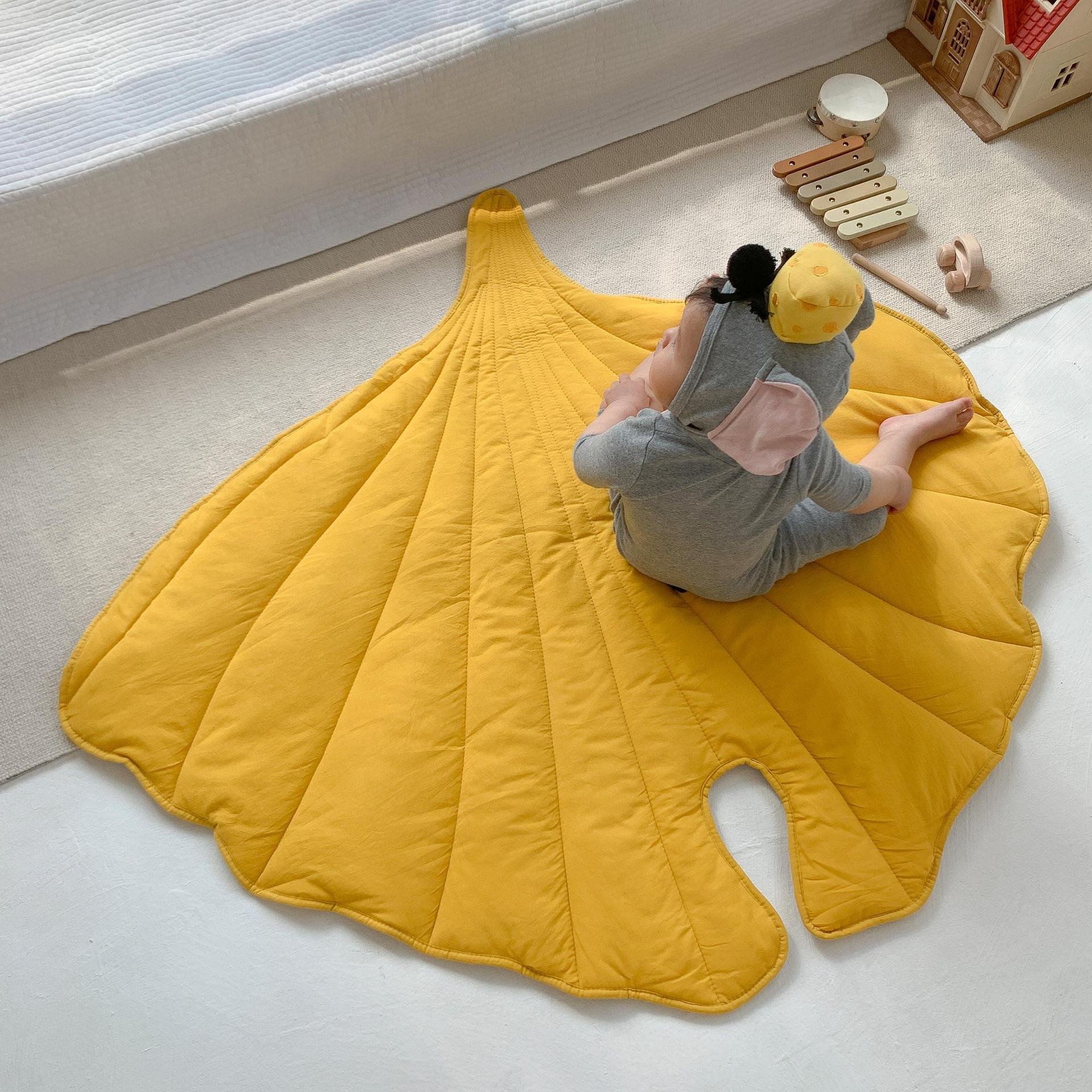 Mustard Yellow Playmat，Ginkgo Biloba Quilted Playmat，Stylish Baby Play Space，Comfortable Playmat，Cozy Baby Play Area